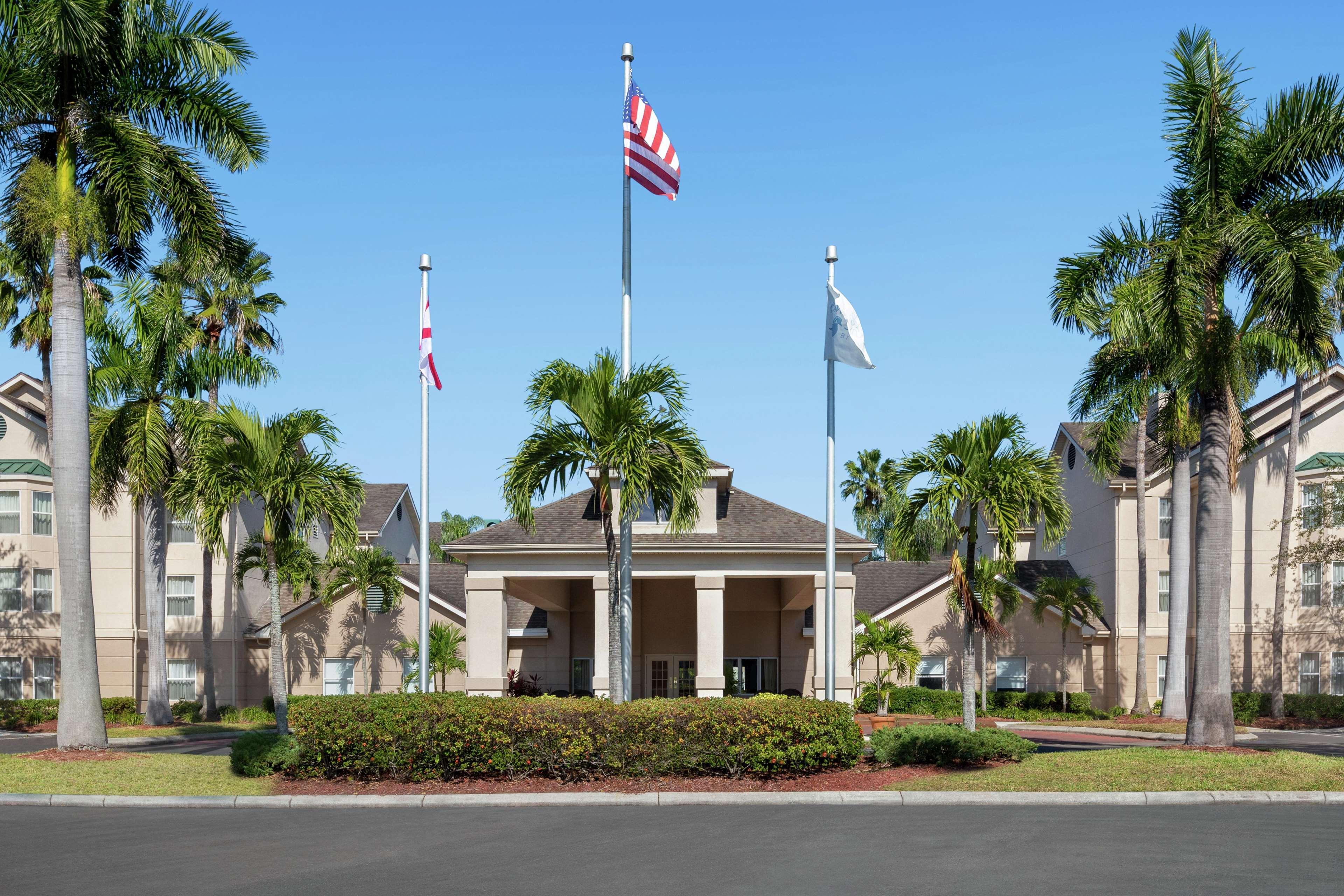 Homewood Suites By Hilton Fort Myers Exterior foto